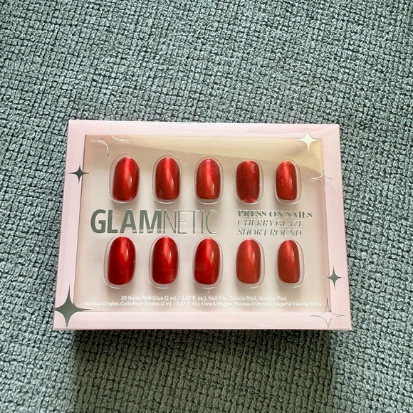 Glamnetic Nails - Set of Five - Picture 5 of 6
